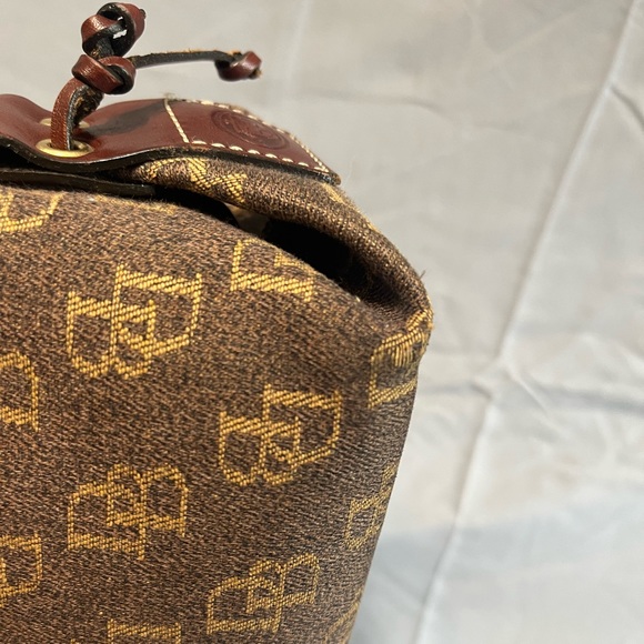 Dooney and Bourke shoulder bag - Picture 7 of 16
